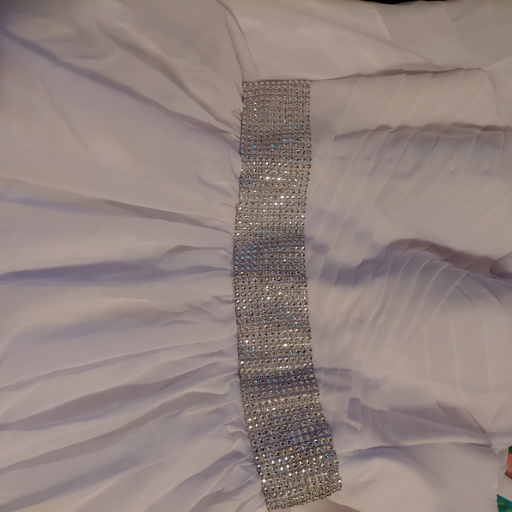 Elegant White Kids Dress with Sparkling Belt - Picture 5 of 5